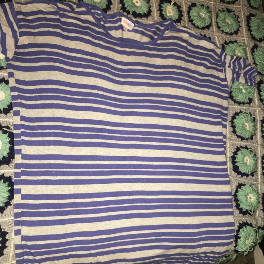 GUC Lularoe Irma Tee